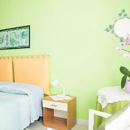 לינה וארוחת בוקר Margherita קאלאסטה